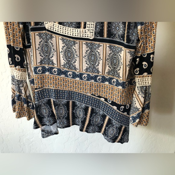 Style & Co|Boho mixed pattern tan jersey knit long sleeve blouse, asymmetrical• - Picture 4 of 10